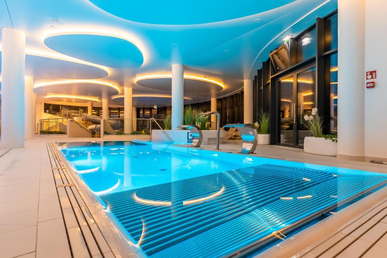 Lux Tukan B003, Polanki Aqua -